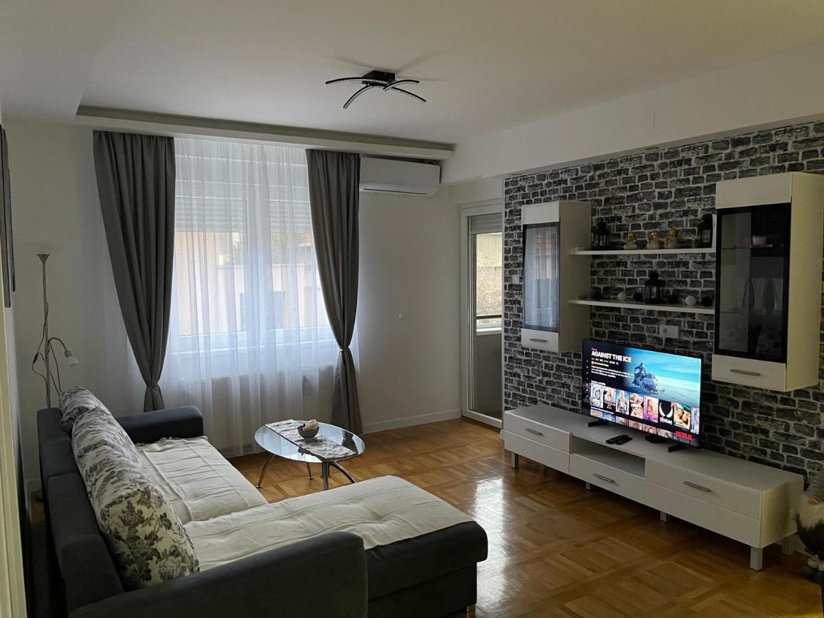 Apartman Mdb Subotica Buitenkant foto