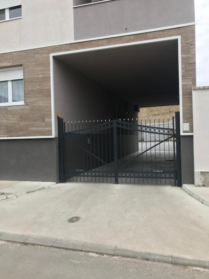 Apartman Mdb Subotica Buitenkant foto
