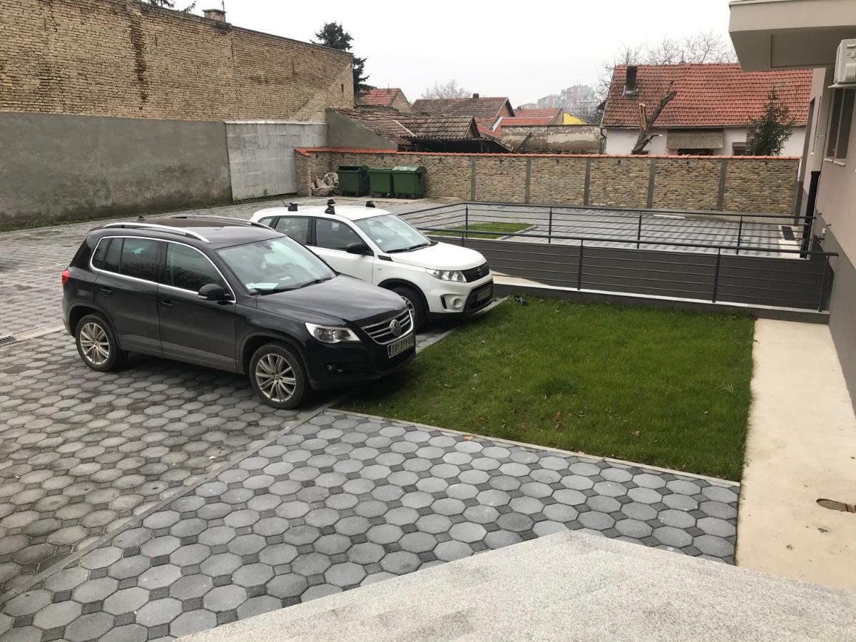 Apartman Mdb Subotica Buitenkant foto